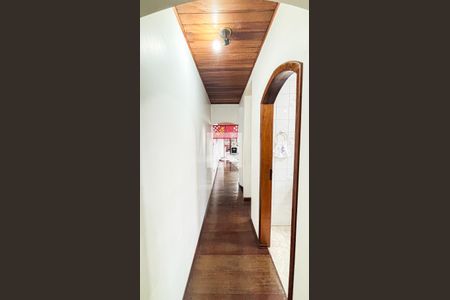 Corredor de casa à venda com 3 quartos, 220m² em Jardim Rina, Santo André