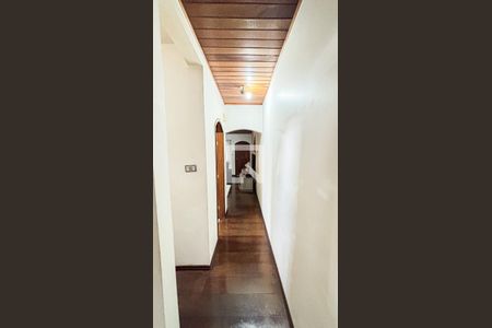 Corredor de casa à venda com 3 quartos, 220m² em Jardim Rina, Santo André