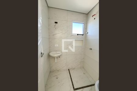 Banheiro de apartamento para alugar com 1 quarto, 38m² em Vila Mangalot, São Paulo