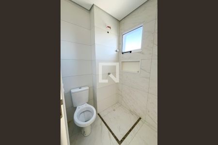 Banheiro de apartamento para alugar com 1 quarto, 38m² em Vila Mangalot, São Paulo