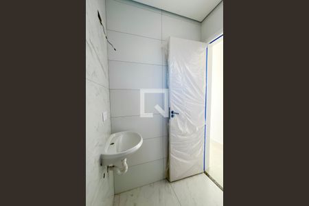 Banheiro de apartamento para alugar com 1 quarto, 38m² em Vila Mangalot, São Paulo