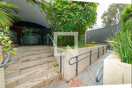 Casa à venda com 845m², 5 quartos e sem vaga Casa à venda com 845m², 5 quartos e sem vagaEntrada