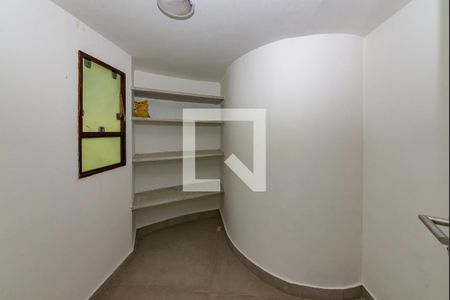 Casa à venda com 845m², 5 quartos e sem vaga Casa à venda com 845m², 5 quartos e sem vagaDespensa