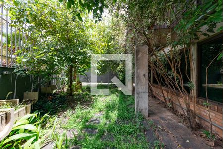 Casa à venda com 845m², 5 quartos e sem vaga Casa à venda com 845m², 5 quartos e sem vagaQuintal