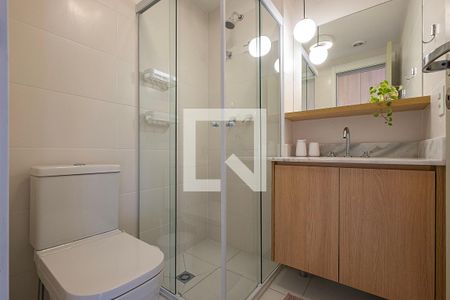 Banheiro de kitnet/studio para alugar com 1 quarto, 27m² em Sumarezinho, São Paulo