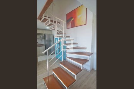 Escada de apartamento para alugar com 2 quartos, 102m² em Igara, Canoas