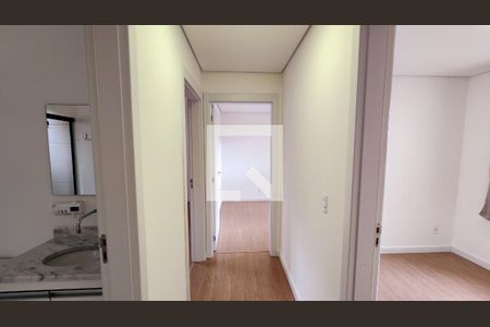 Corredor de apartamento para alugar com 3 quartos, 64m² em Medeiros, Jundiaí