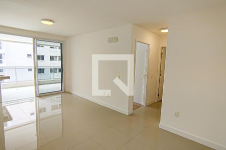 sala de apartamento para alugar com 2 quartos, 86m² em Camorim, Rio de Janeiro