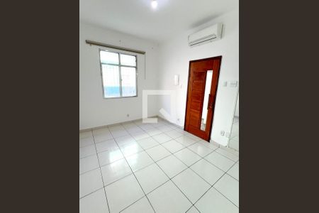 Sala de casa à venda com 3 quartos, 130m² em Irajá, Rio de Janeiro