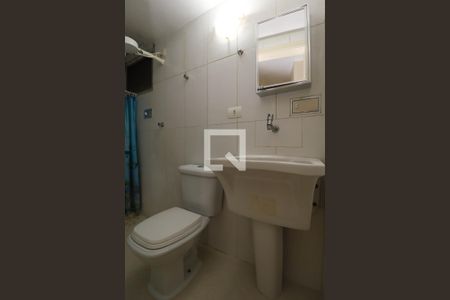 Banheiro de kitnet/studio para alugar com 1 quarto, 30m² em Bela Vista, São Paulo