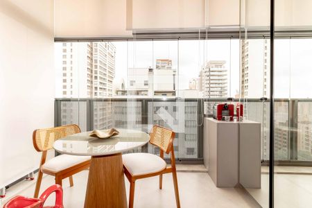 Sala de kitnet/studio para alugar com 1 quarto, 28m² em Indianópolis, São Paulo