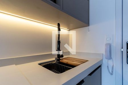 Cozinha de kitnet/studio para alugar com 1 quarto, 28m² em Indianópolis, São Paulo