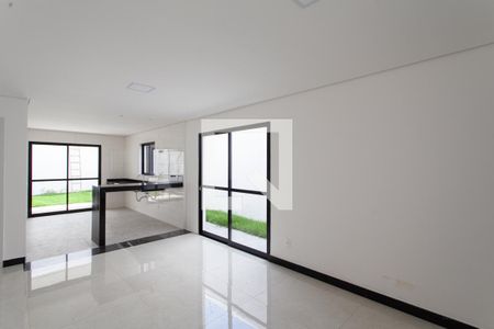 Sala de casa à venda com 3 quartos, 180m² em Santa Branca, Belo Horizonte