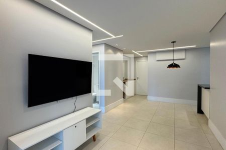 Sala de apartamento para alugar com 2 quartos, 76m² em Empresarial 18 do Forte, Barueri