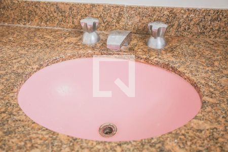 Casa à venda com 160m², 2 quartos e 2 vagas Casa à venda com 160m², 2 quartos e 2 vagasBanheiro Suíte