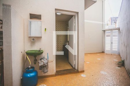 Casa à venda com 160m², 2 quartos e 2 vagas Casa à venda com 160m², 2 quartos e 2 vagasQuintal