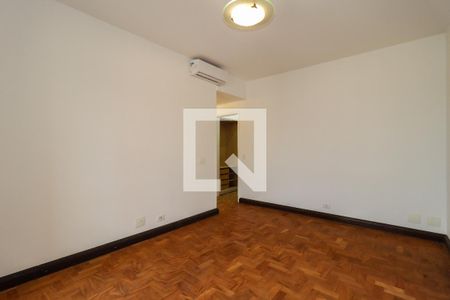 Apartamento à venda com 300m², 4 quartos e 4 vagas Apartamento à venda com 300m², 4 quartos e 4 vagasSuíte 1