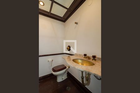 Apartamento à venda com 300m², 4 quartos e 4 vagas Apartamento à venda com 300m², 4 quartos e 4 vagasLavabo