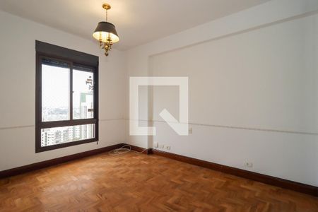 Apartamento à venda com 300m², 4 quartos e 4 vagas Apartamento à venda com 300m², 4 quartos e 4 vagasSuíte 2