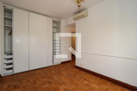Apartamento à venda com 300m², 4 quartos e 4 vagas Apartamento à venda com 300m², 4 quartos e 4 vagasSuíte 2
