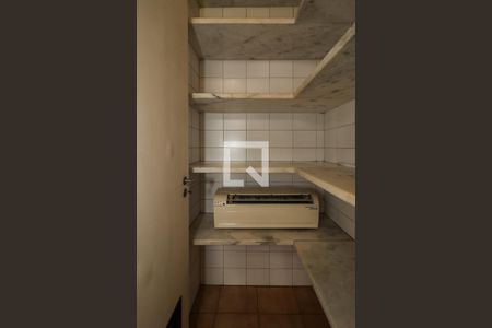 Apartamento à venda com 300m², 4 quartos e 4 vagas Apartamento à venda com 300m², 4 quartos e 4 vagasDespensa