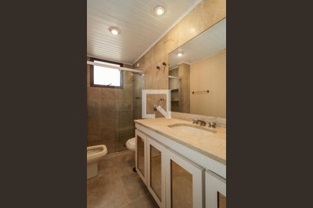 Apartamento à venda com 300m², 4 quartos e 4 vagas Apartamento à venda com 300m², 4 quartos e 4 vagasBanheiro da Suíte 2