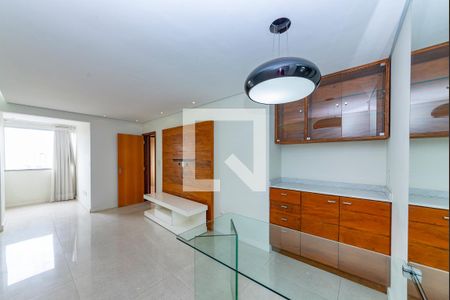 Sala de apartamento à venda com 2 quartos, 70m² em Alto Barroca, Belo Horizonte