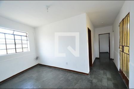 Sala de casa para alugar com 2 quartos, 120m² em Santa Cruz, Belo Horizonte