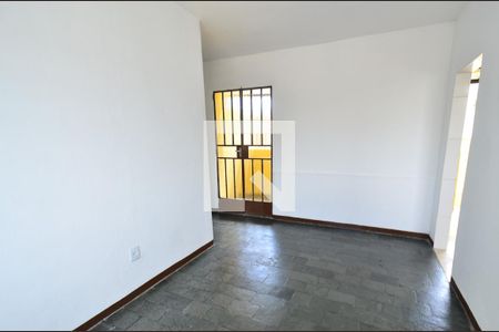 Sala de casa para alugar com 2 quartos, 120m² em Santa Cruz, Belo Horizonte