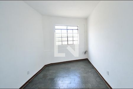 Sala de casa para alugar com 2 quartos, 120m² em Santa Cruz, Belo Horizonte