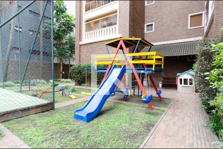 Apartamento para alugar com 260m², 3 quartos e 4 vagas Apartamento para alugar com 260m², 3 quartos e 4 vagasÁrea comum - Playground