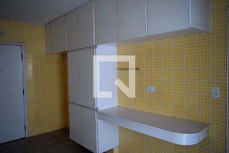 Cozinha de apartamento à venda com 3 quartos, 113m² em Consolação, São Paulo