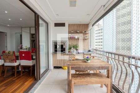 Varanda de apartamento à venda com 4 quartos, 131m² em Morro dos Ingleses, São Paulo