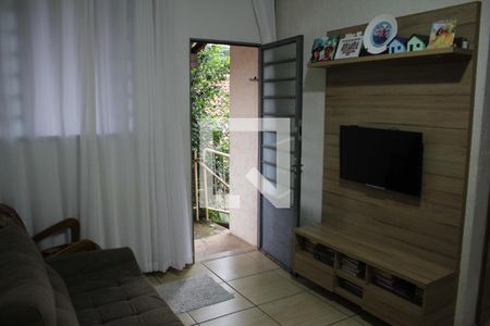 Sala de casa à venda com 2 quartos, 60m² em Darcy Vargas, Belo Horizonte