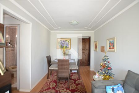 Sala de apartamento para alugar com 3 quartos, 70m² em Marechal Hermes, Rio de Janeiro