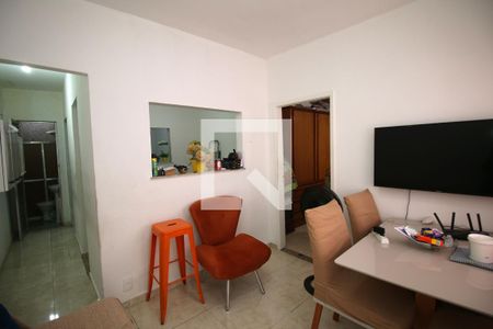 Sala de casa para alugar com 1 quarto, 48m² em Parada de Lucas, Rio de Janeiro