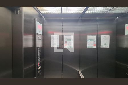 Apartamento à venda com 101m², 3 quartos e 2 vagas Apartamento à venda com 101m², 3 quartos e 2 vagasElevador