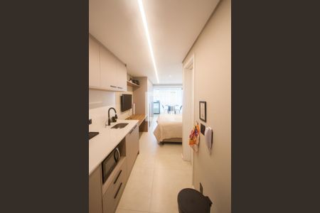 Cozinha de apartamento para alugar com 1 quarto, 33m² em Vila Cordeiro, São Paulo