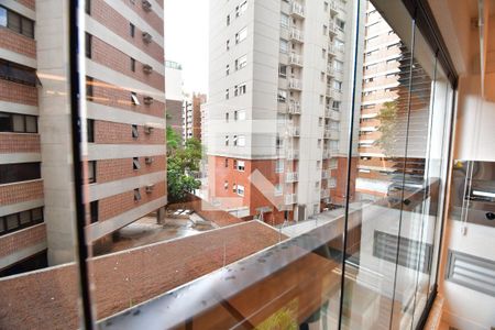 Sala - Vista de apartamento à venda com 1 quarto, 52m² em Cambuí, Campinas