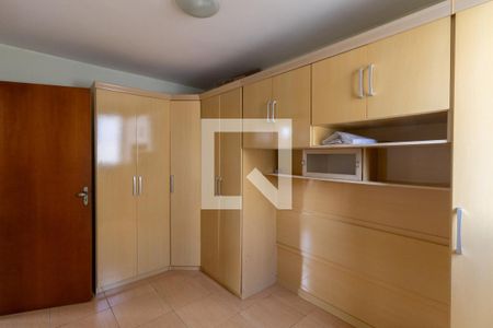 Quarto 1 de apartamento para alugar com 2 quartos, 54m² em Vila Silvia, São Paulo