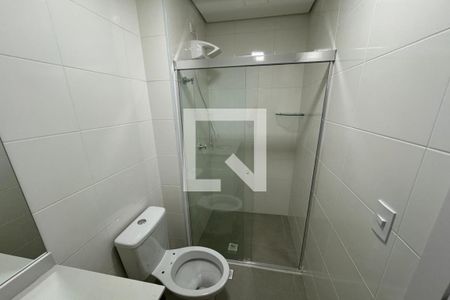 Banheiro Social de kitnet/studio para alugar com 1 quarto, 28m² em Ribeirânia, Ribeirão Preto