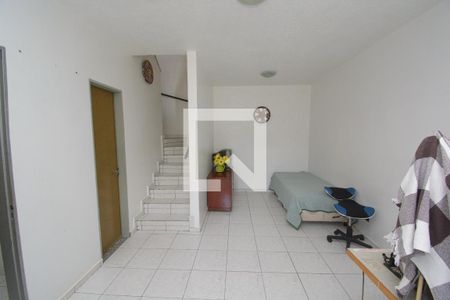 Sala 2 de casa à venda com 4 quartos, 203m² em Monte Castelo, Contagem