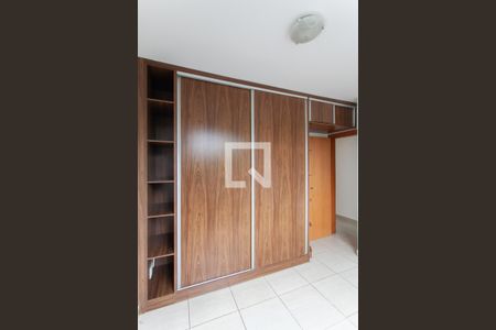 Quarto 1 de apartamento para alugar com 2 quartos, 65m² em Manacás, Belo Horizonte