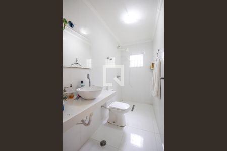 Casa à venda com 200m², 2 quartos e 2 vagas Casa à venda com 200m², 2 quartos e 2 vagasBanheiro da Suíte