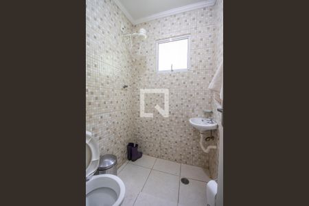 Casa à venda com 200m², 2 quartos e 2 vagas Casa à venda com 200m², 2 quartos e 2 vagasBanheiro de serviço