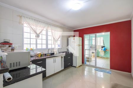 Casa à venda com 200m², 2 quartos e 2 vagas Casa à venda com 200m², 2 quartos e 2 vagasCopa e Cozinha