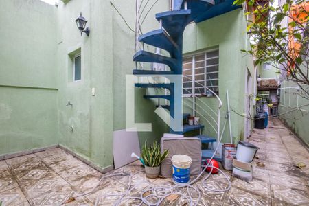 Casa à venda com 200m², 2 quartos e 2 vagas Casa à venda com 200m², 2 quartos e 2 vagasQuintal