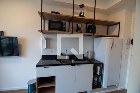 Cozinha de kitnet/studio para alugar com 1 quarto, 25m² em Jardim das Acacias, São Paulo