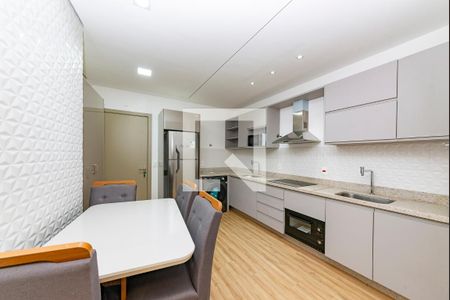 Cozinha de apartamento para alugar com 1 quarto, 45m² em Barro Preto, Belo Horizonte