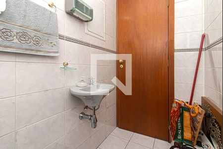 lavabo_3 de casa à venda com 3 quartos, 220m² em Bosque da Saúde, São Paulo